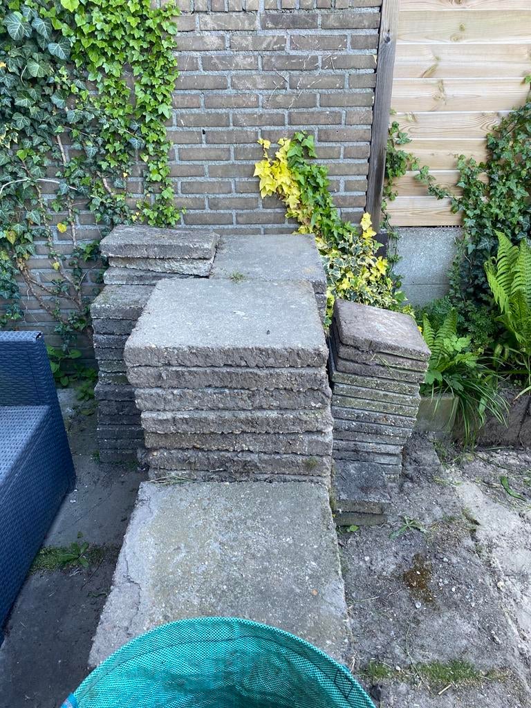 Gratis stoep- en grindtegels, Tuin en Terras, Tegels en Klinkers, Ophalen, Gebruikt, Beton, Terrastegels