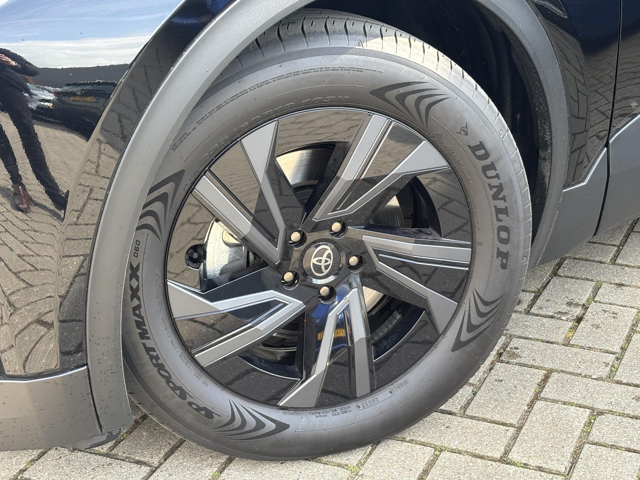 Toyota C-HR+ First Edition 77 kWh | Demo Voordeel | Direct l, Gebruikt, 607 km, Leder en Stof, Zwart