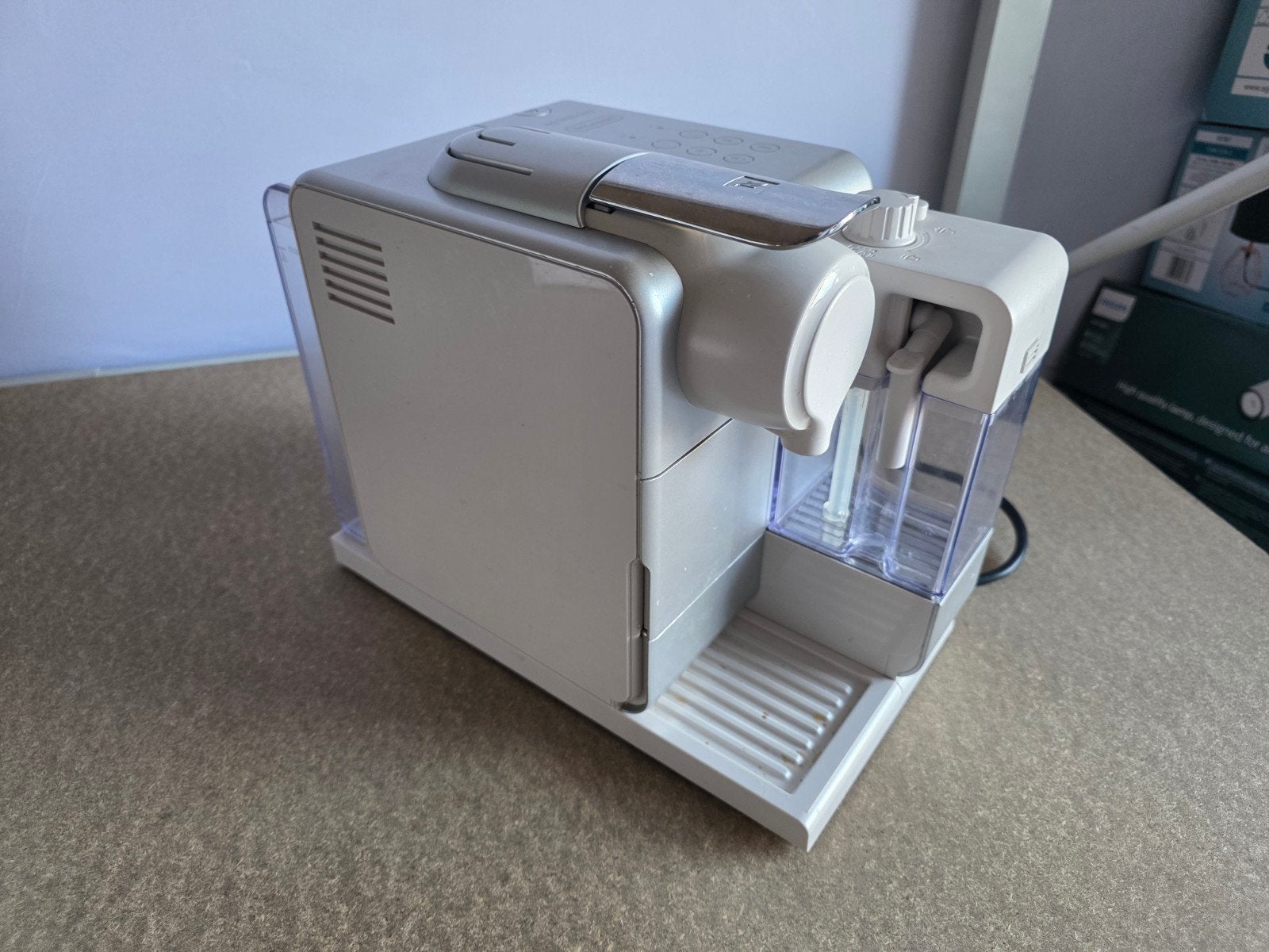De'Longhi Nespresso EN560.S Lattissima Touch Koffiemachine, Koffiepads en cups, Gebruikt, De'Longhi, Info@delonghi.com