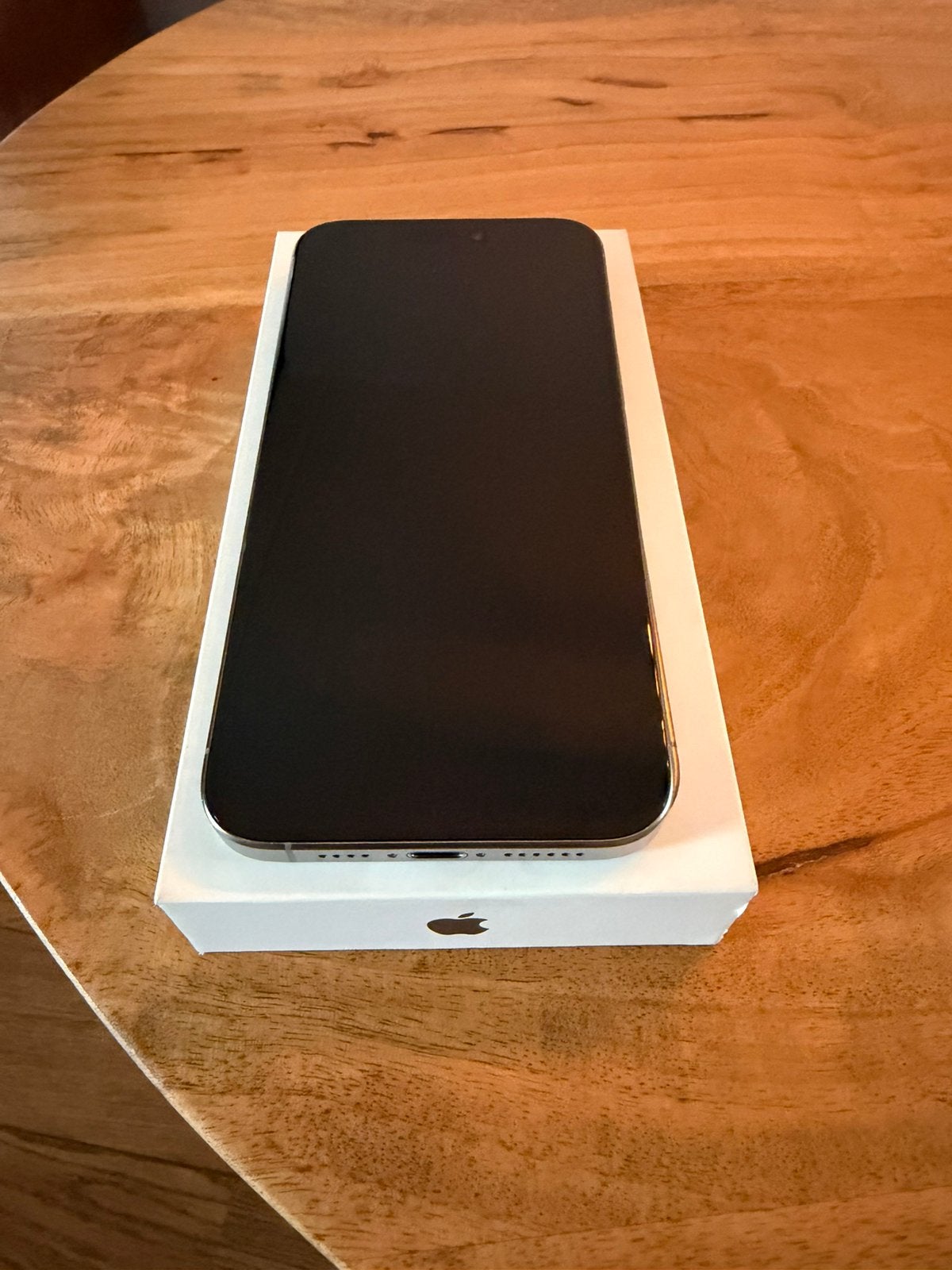 Foto 9 van Iphone 15 Pro Max - Natural Titanium - 256 GB