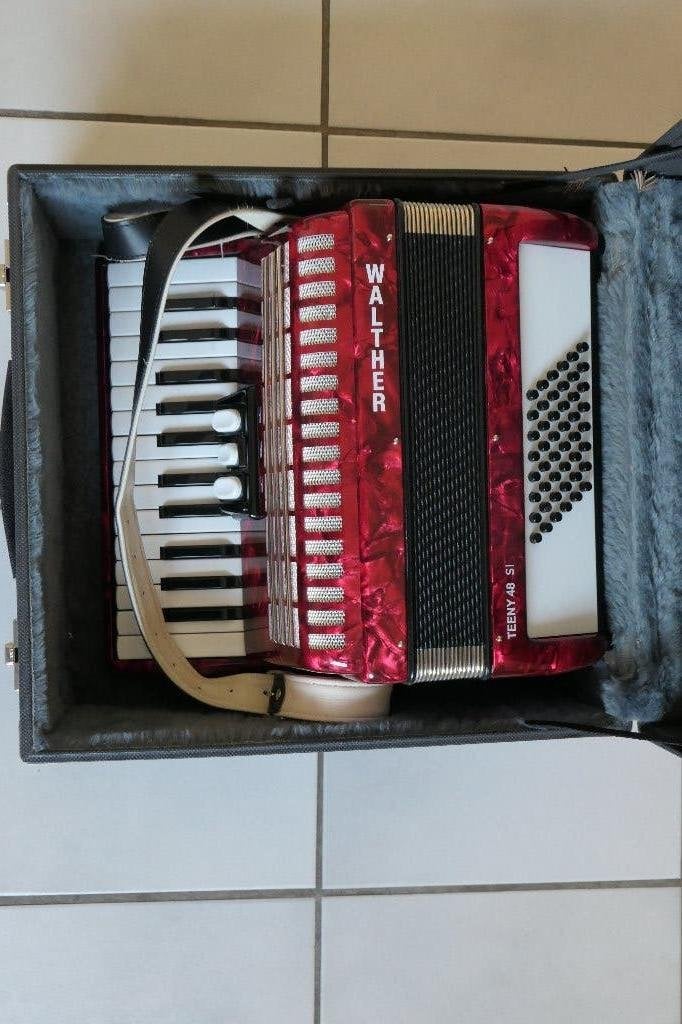 Accordeon Walther Teeny 48 TOP!!, Muziek en Instrumenten, Accordeons, 48-bas, Met koffer, Toetsaccordeon, Zo goed als nieuw