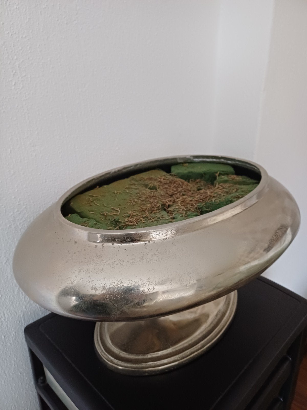 Zilverkleurige schaal/pot op voet, Ophalen, Zo goed als nieuw, Op voet, Metaal