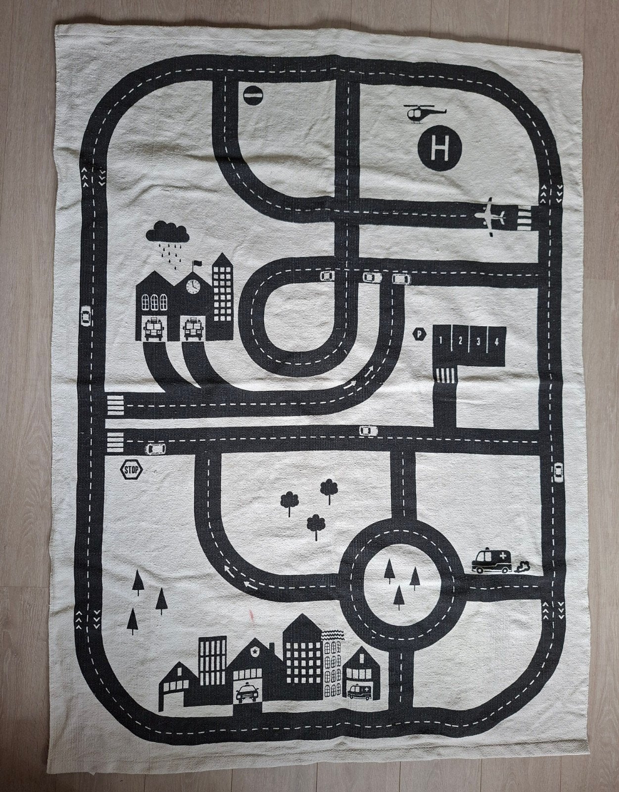 Vloerkleed H&M met wegenprint - Speelkleed, Gebruikt, 100 tot 150 cm, Speelkleed, Kinderkamer, 50 tot 100 cm