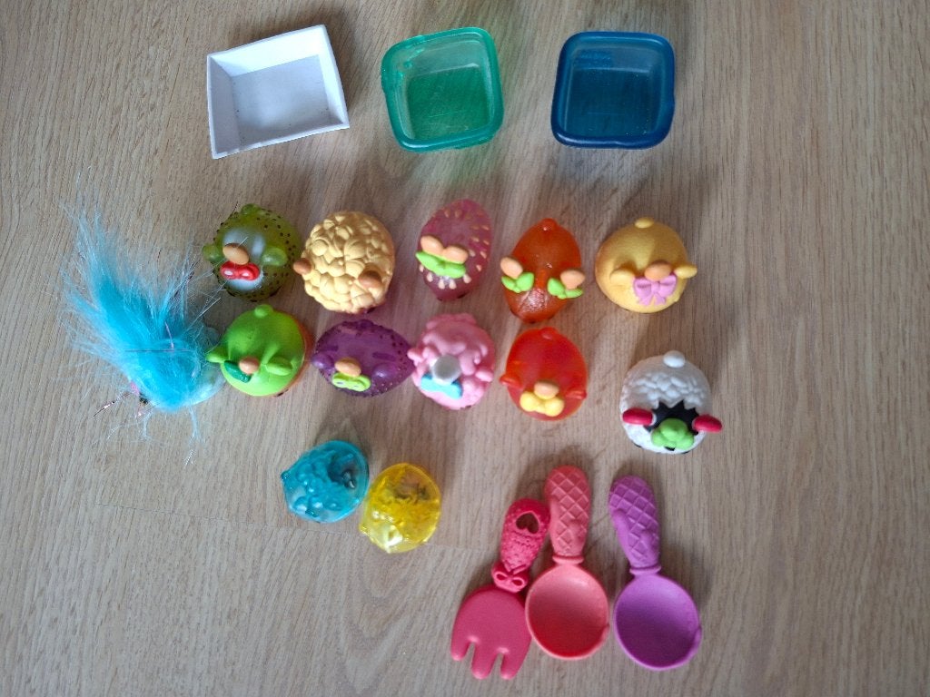Num noms poppetjes, bakjes en bestek, Ophalen of Verzenden, Zo goed als nieuw, Jongen of Meisje