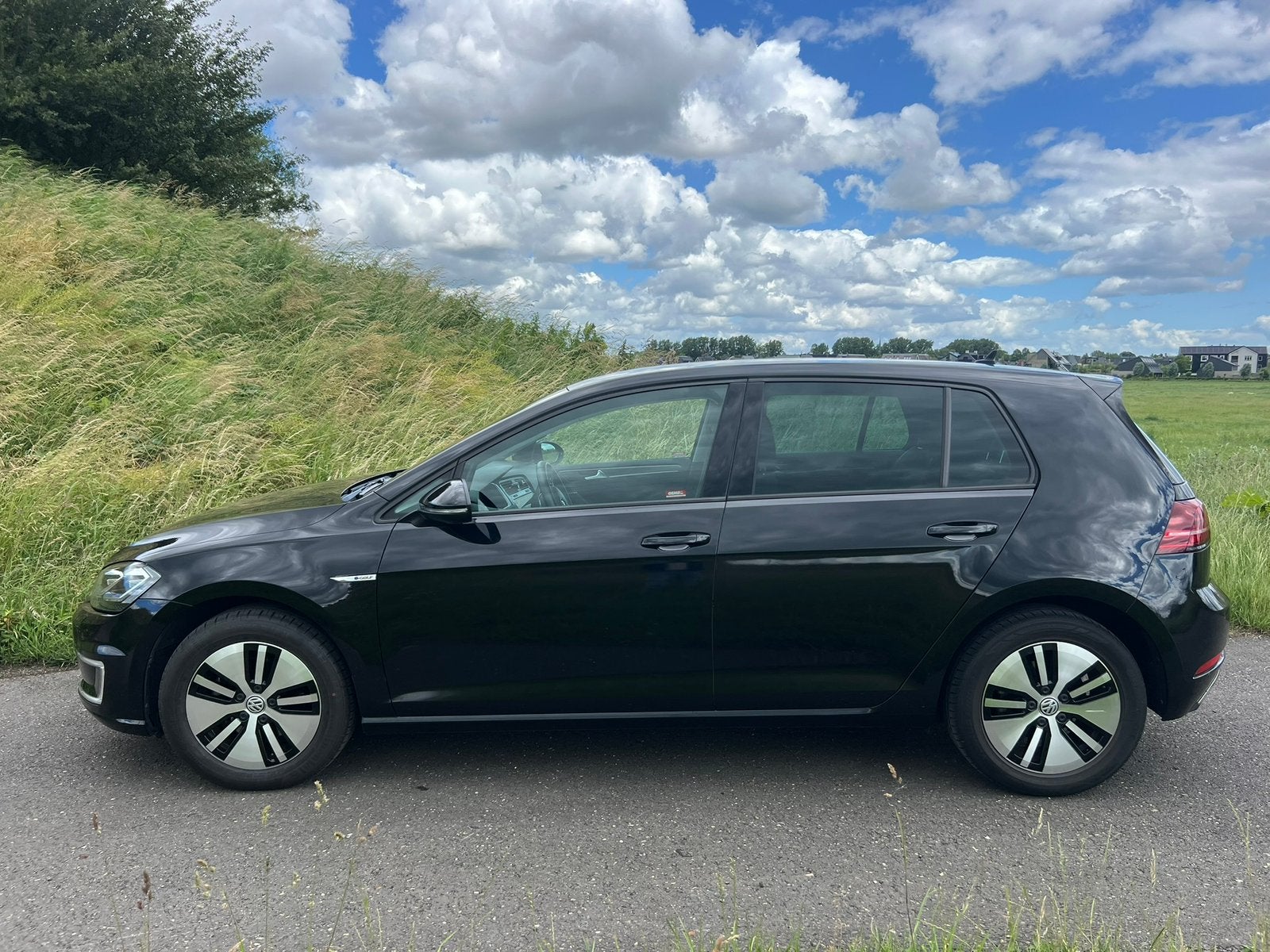 Volkswagen Golf E-golf Elektromotor WARMTEPOMP 5D Aut. 2018, 136 pk, 35 kWh, Zwart, Elektrisch