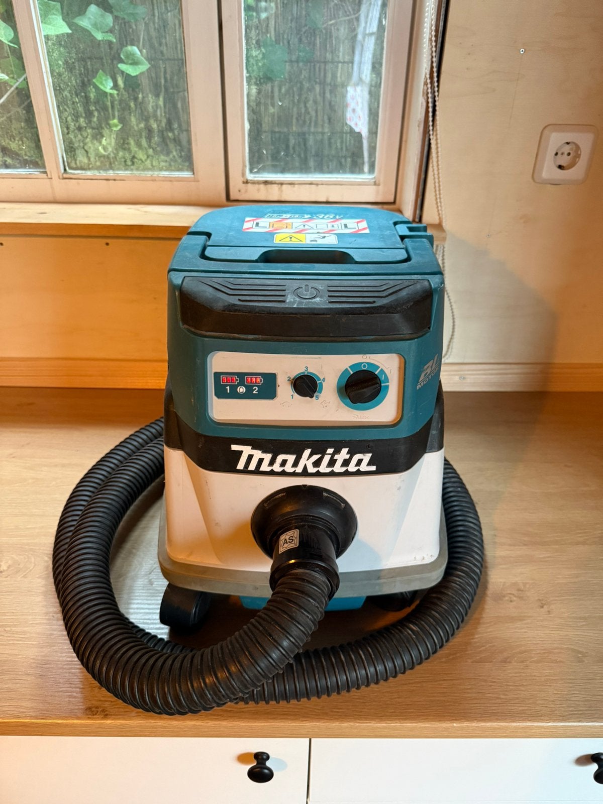 Makita Stofzuiger DVC862L 18V, Witgoed en Apparatuur, Stofzuigers, Ophalen, Zo goed als nieuw, Draadloos, Reservoir