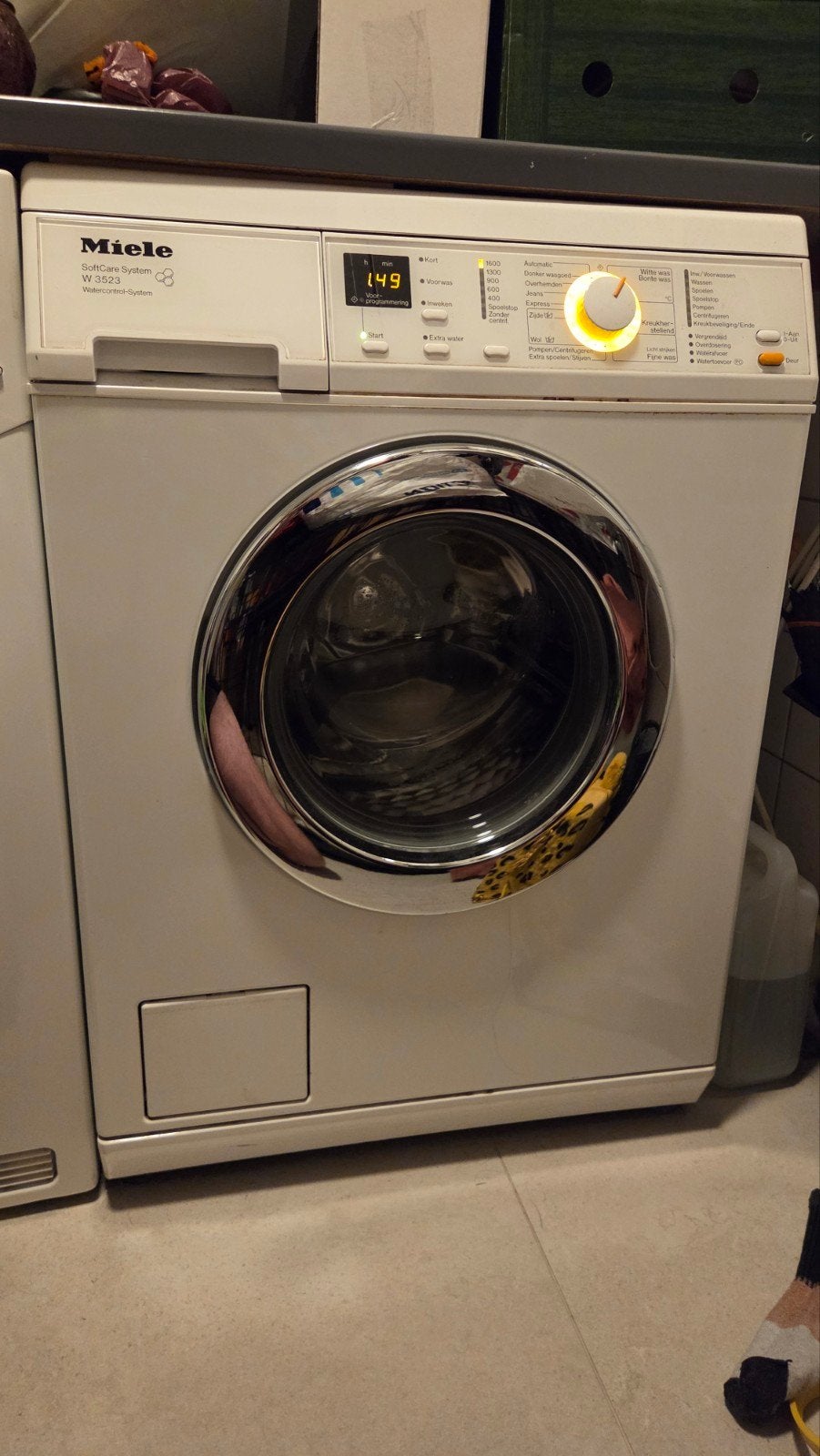 Foto 2 van Miele W 3523 SoftCare System Wasmachine