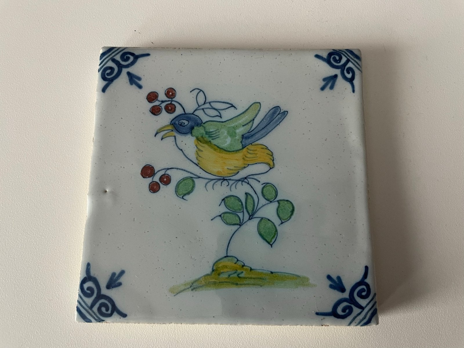 Makkum Tichelaar tegel - Polychrome vogel Handgeschilderd, Ophalen of Verzenden