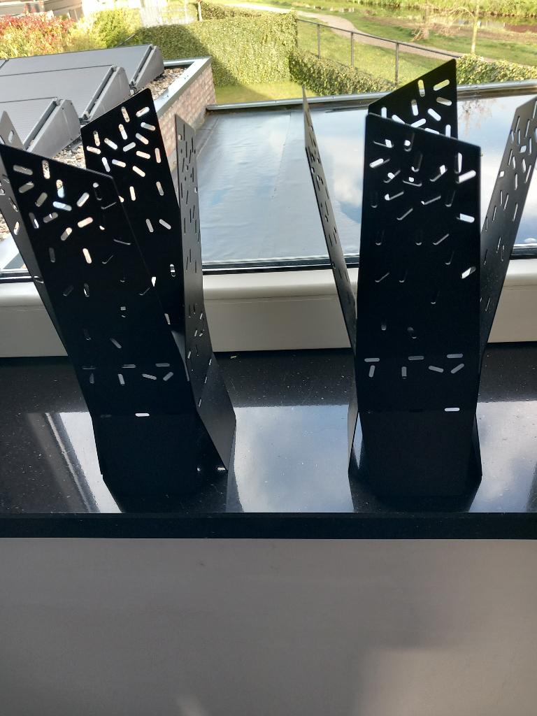 ZWARTE METALEN KANDELAARS VAN IKEA, 25 tot 50 cm, Zwart, Ophalen of Verzenden, Zo goed als nieuw