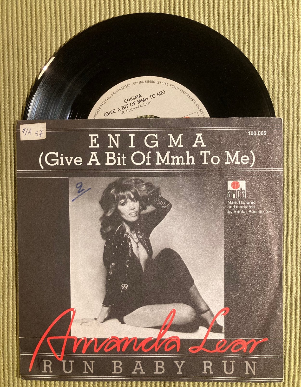 Vinyl single Amanda Lear - ENIGMA, Cd's en Dvd's, Vinyl Singles, Gebruikt, 7 inch, Single, Ophalen of Verzenden