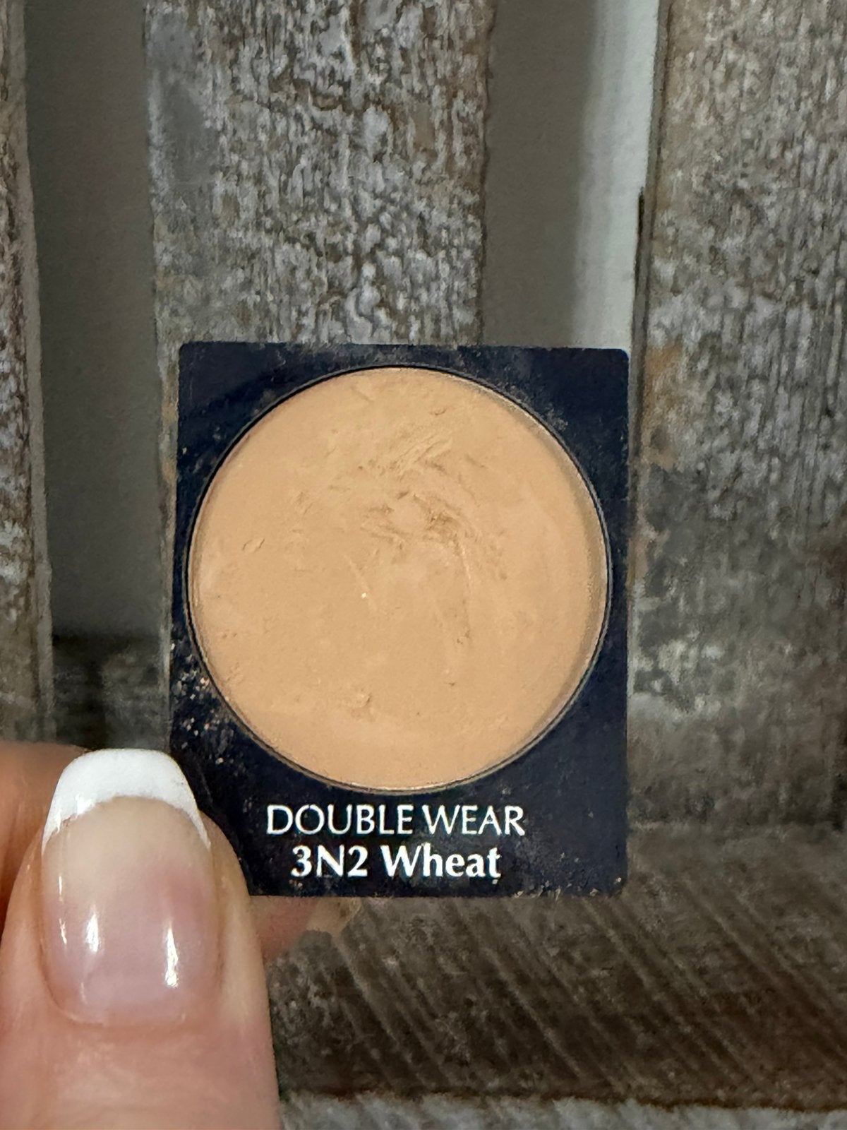 Estee Lauder Double Wear mini Poeder 3N2, Ophalen of Verzenden, Zo goed als nieuw, Beige, Gehele gezicht