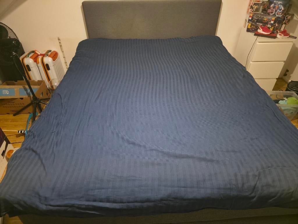 Tweepersoonsbed met hoofdbord - Zo goed als nieuw, Ophalen of Verzenden, Zo goed als nieuw, Tweepersoons, Stof
