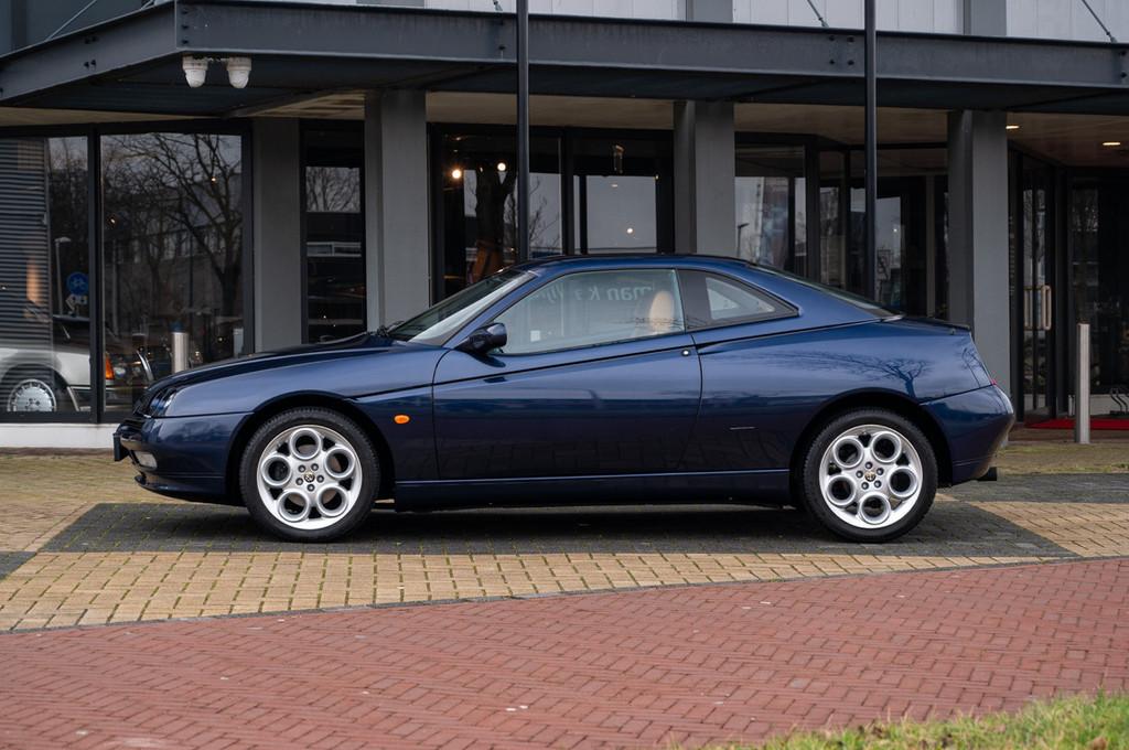 Alfa Romeo GTV 1.8 T.Spark 16V (bj 1999), Auto's, Beige, Overige brandstoffen, Bedrijf, Alfa Romeo