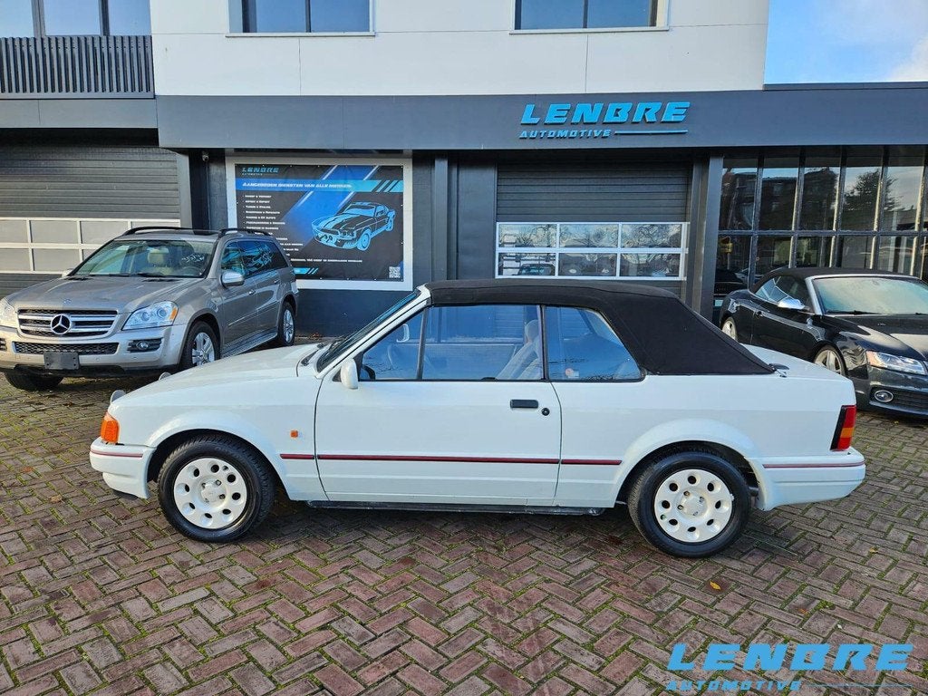 Ford Escort XR3i Cabrio, Auto's, Ford, Bedrijf, Te koop, Escort, Open dak, Overige brandstoffen, Cabriolet, Wit, Gebruikt