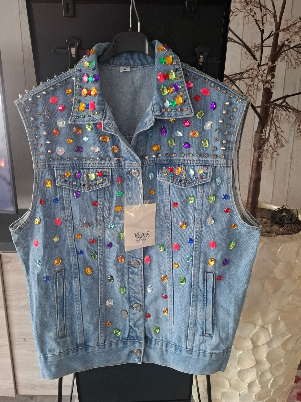 spijkergilet met kleurrijke stenen en studs maat L, MAS, Ophalen of Verzenden, Zo goed als nieuw