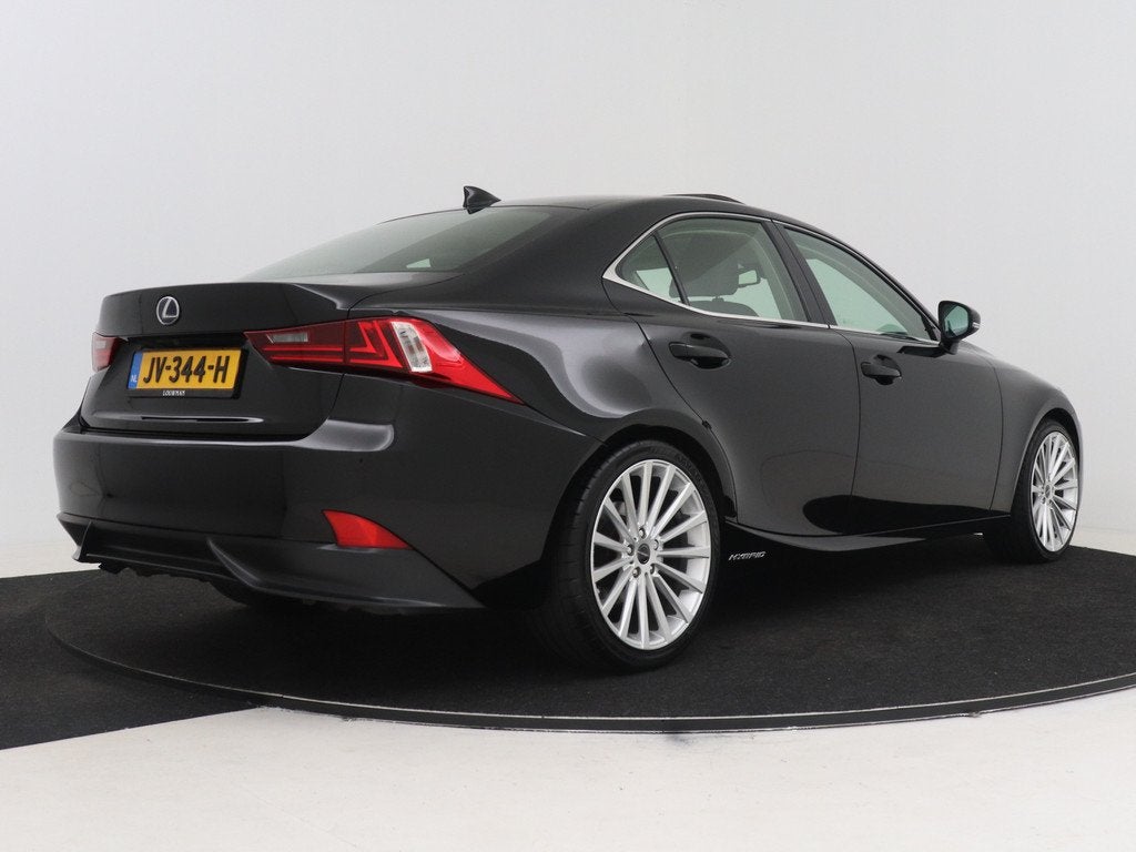 Lexus IS 300h Hybrid Business Line | Dealer onderhouden | le, Auto's, Automaat, 12 maanden, Gebruikt, Bedrijf