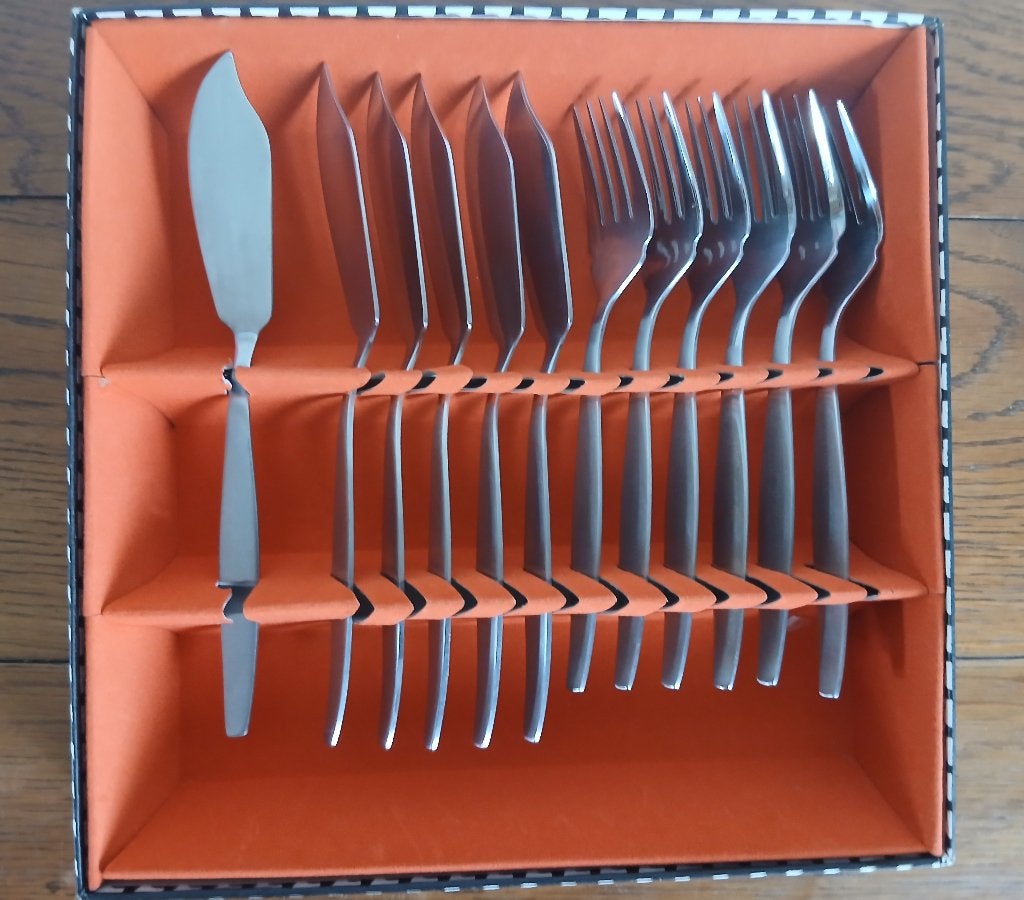 Vintage Amefa bestek. Set van 6 vismessen en 6 vorken., Bestekset, Ophalen of Verzenden, Zo goed als nieuw, Rvs of Chroom