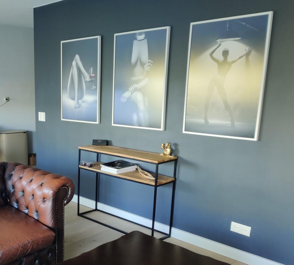 3x Classy sexy foto's Johan Swanepoel incl. lijst 60x90cm, Ophalen, Oorspronkelijke maker, Zo goed als nieuw, Schilderij
