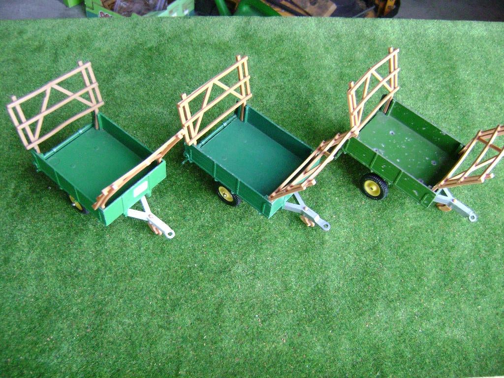 "Tipping Trailer" strowagen met hekken van Britains nr. 9550, Ophalen of Verzenden, Zo goed als nieuw, Tractor of Landbouw, Britains