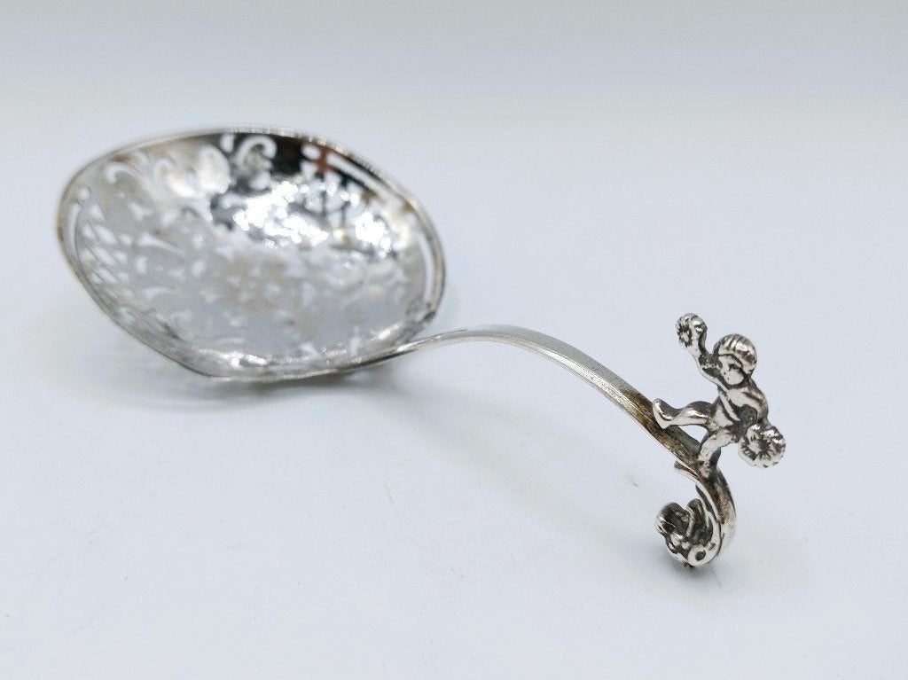 Zilveren strooilepel, J. van Erkel, Haarlem, ca. 1748, Verzenden, Zilver