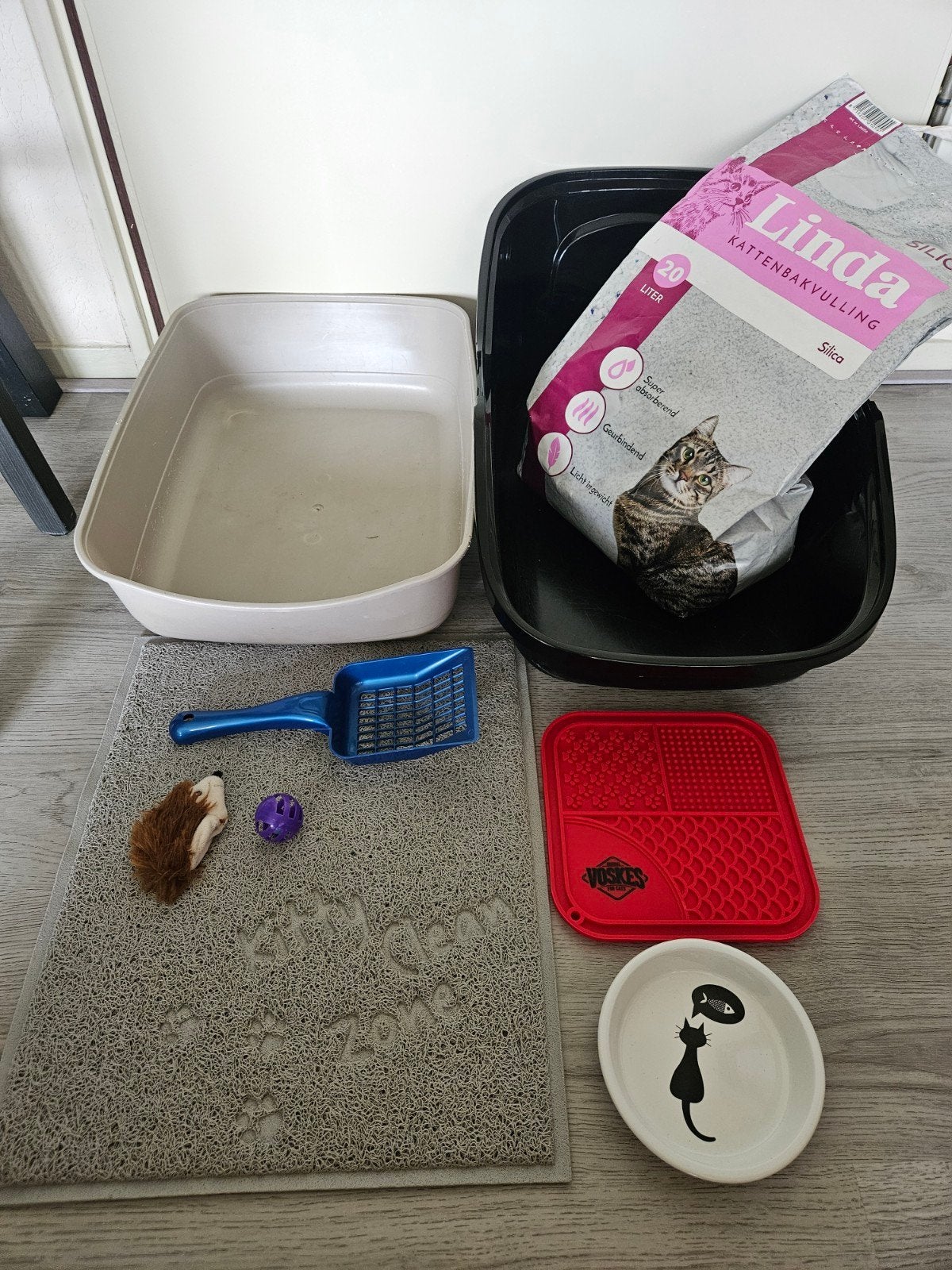 2 Kattenbakken met accessoires (graag snel weg), Ophalen of Verzenden, Zo goed als nieuw, Open
