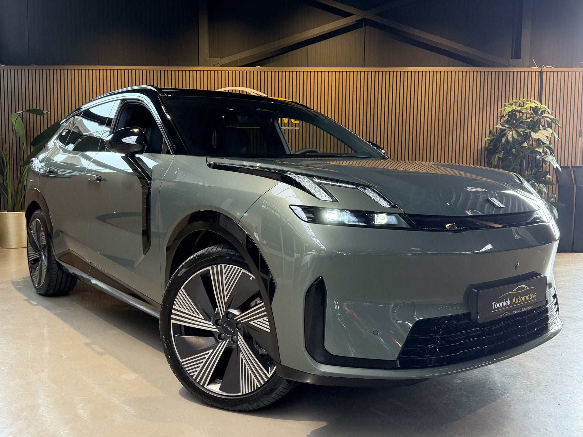 Lynk & Co 08 1.5 More PLUG-IN | PANORAMADAK | STOELMASSAGE |, Auto's, Gebruikt, Leder, Bedrijf, SUV of Terreinwagen