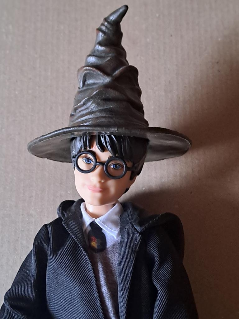 Harry Potter pop met sorteerhoed en toverstaf, Verzamelen, Harry Potter, Ophalen of Verzenden, Zo goed als nieuw