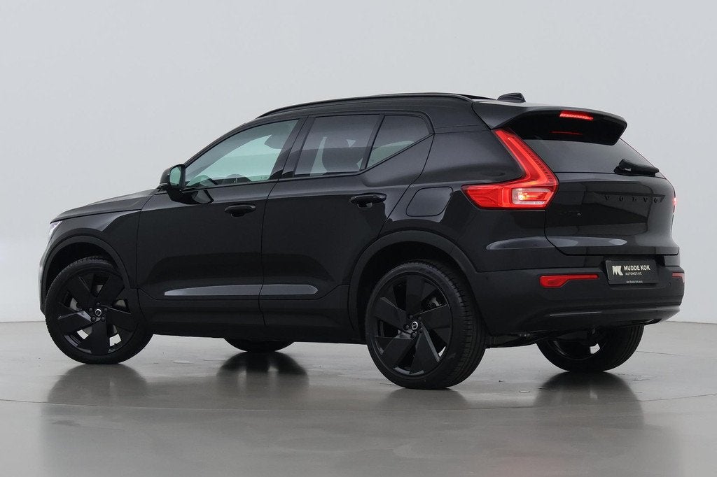 Volvo EX40 Twin Motor Plus Black Edition 82 kWh | ACC | Pano, Auto's, Volvo, Automaat, Stof, Gebruikt, 82 kWh