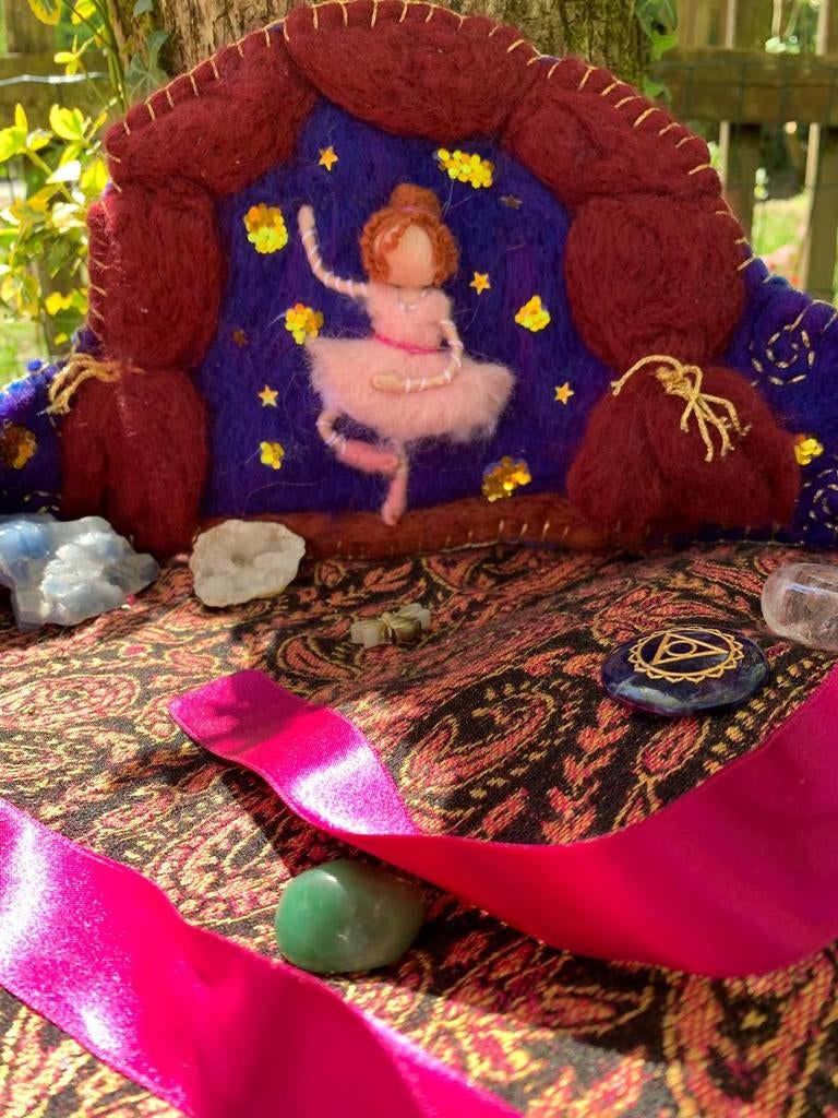 Vilt kroon waldorf seizoen tafel fantasy mooi uniek, Ophalen of Verzenden, Nieuw, Figuurtje(s)