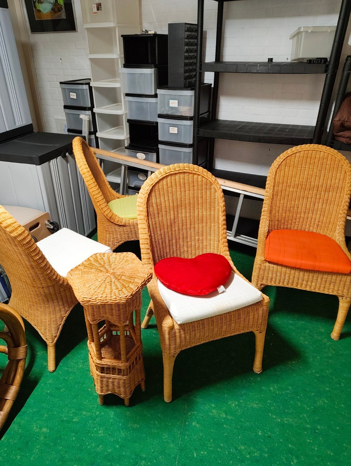 6 rieten stoelen met kleine tafel, Ophalen, Gebruikt, Bruin