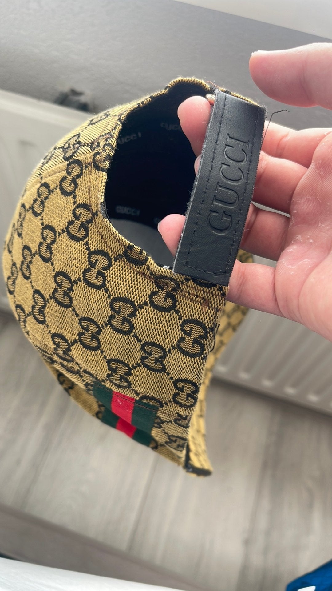 Gucci pet, Ophalen, Zo goed als nieuw