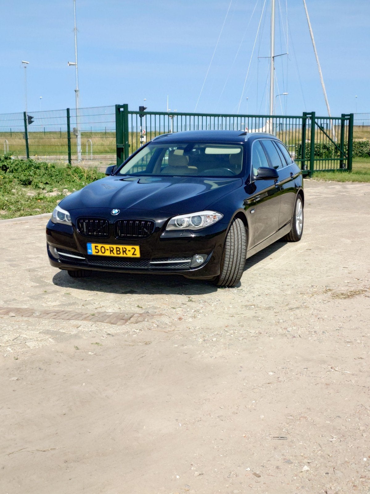 BMW 5-Serie 523I Touring 265pk Aut8 2011 Zwart, Achterwielaandrijving, Stationwagon, Particulier, 1705 kg