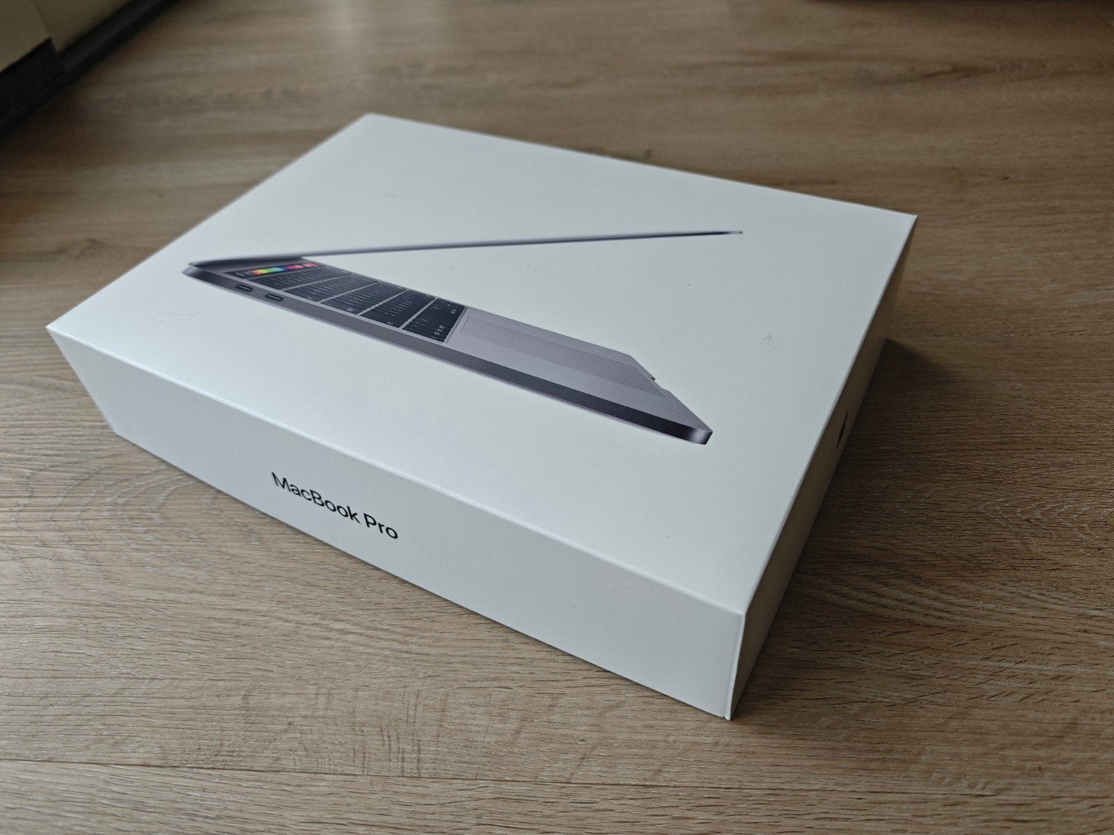Doos Apple MacBook Pro 13-inch (Model A1989), Computers en Software, Apple Macbooks, Ophalen of Verzenden, Zo goed als nieuw