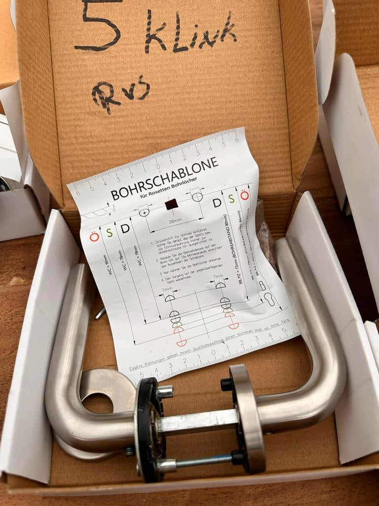 Deurklinken set: RVS mat en Chroom op rozet, Ophalen, Zo goed als nieuw, Rvs, Klink of Kruk