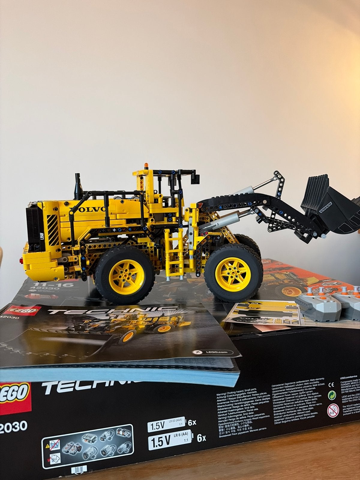 Lego Technic Volvo Graafmachine (42030), Ophalen of Verzenden, Zo goed als nieuw