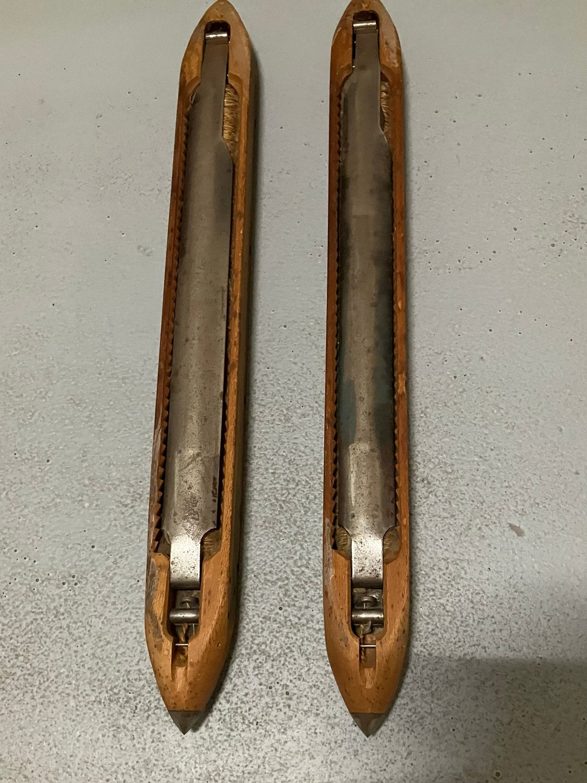 Antieke Weefspoelen (2 stuks) - Decoratief of voor Weven, Ophalen