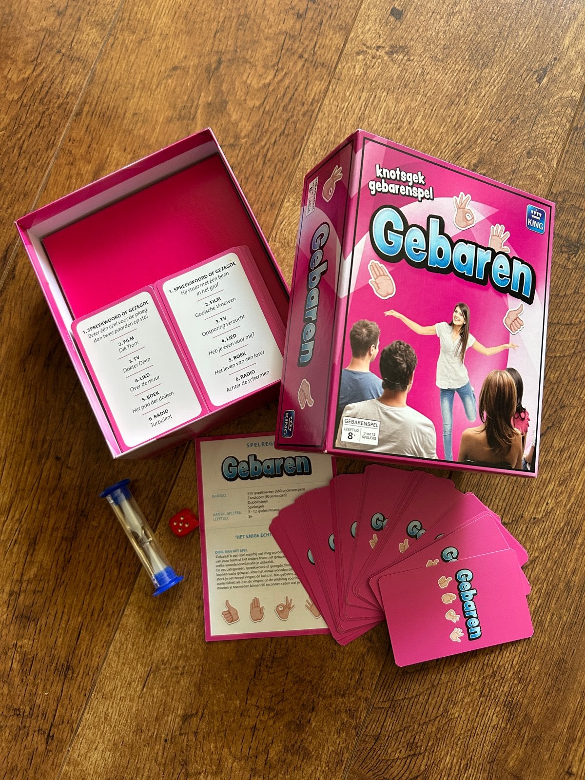 Knotsgek Gebarenspel - Het hilarische raadspel voor iedereen, Drie of vier spelers, Ophalen of Verzenden, Zo goed als nieuw