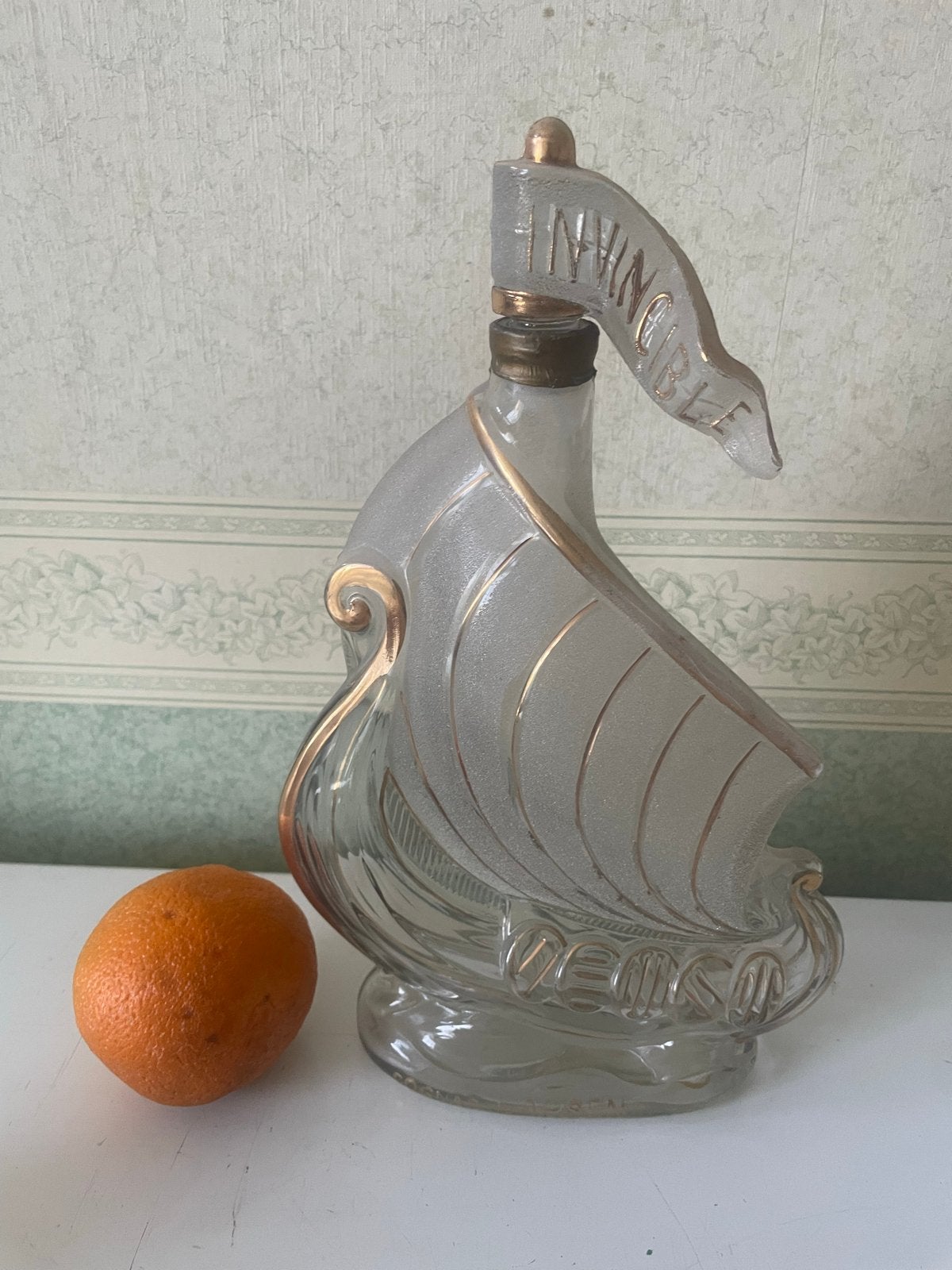 Vintage Glazen Fles in de vorm van een Schip - Invincible, Ophalen of Verzenden