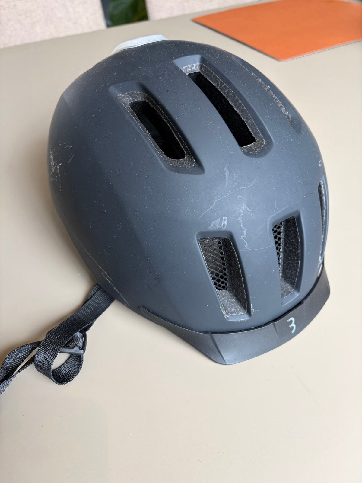 BBB Cycling Grid Fietshelm met LED-verlichting - Maat L, Ophalen, Gebruikt, L, Heer of Dame