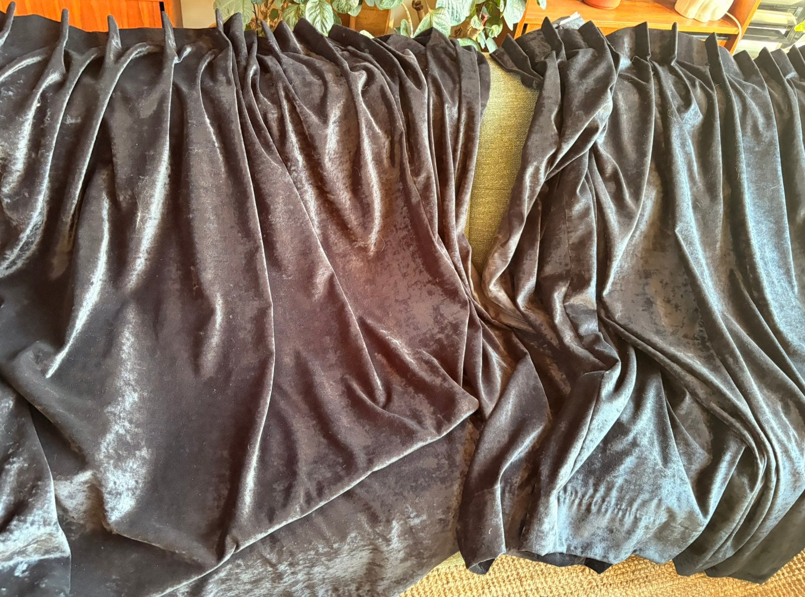 Zwarte velours / fluweel gordijnen met glans 400 x 150h 🖤🖤, Vintage, retro, Gebruikt, Ophalen of Verzenden, 200 cm of meer