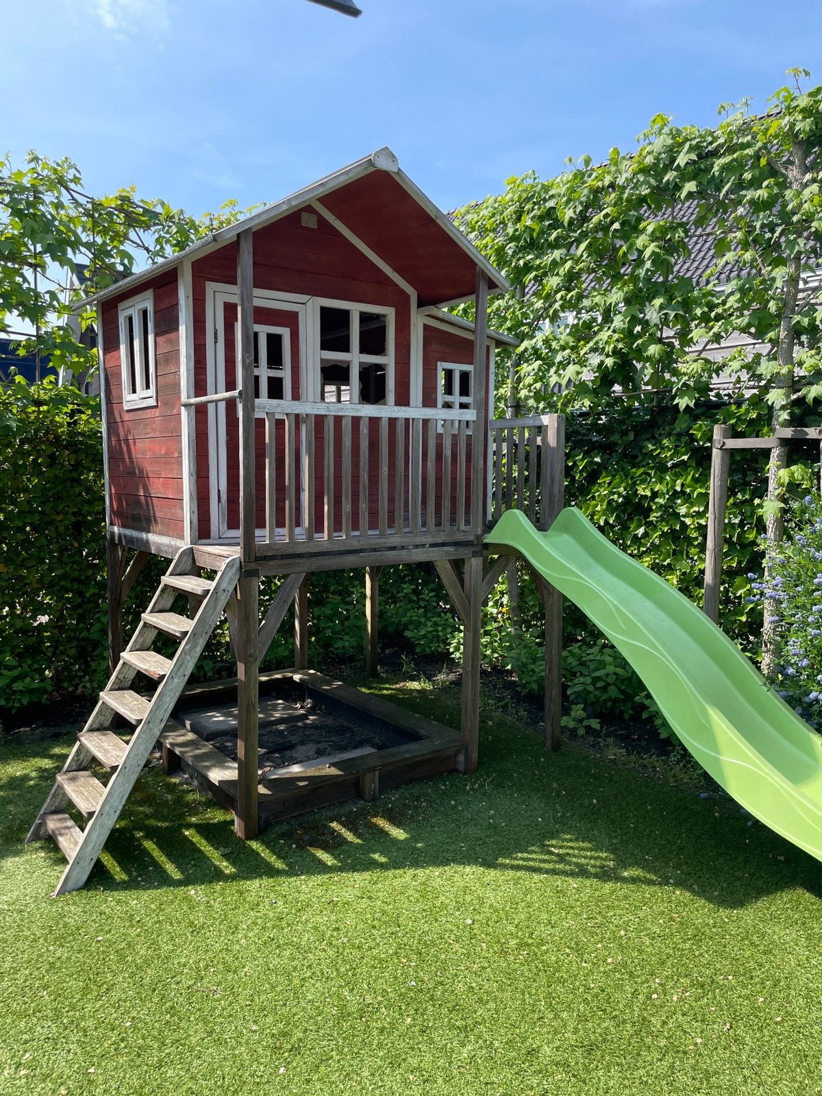 Exit Loft 750 Houten Speelhuisje met glijbaan en zandbak, Ophalen, Gebruikt, Hout