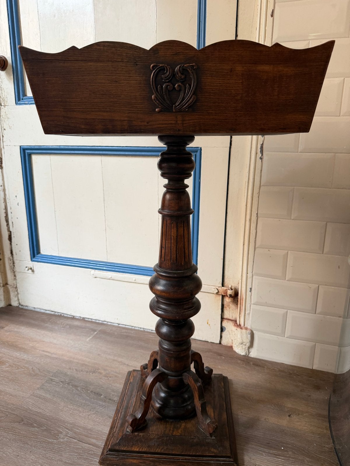 Antieke houten plantenbak op voet, Ophalen of Verzenden