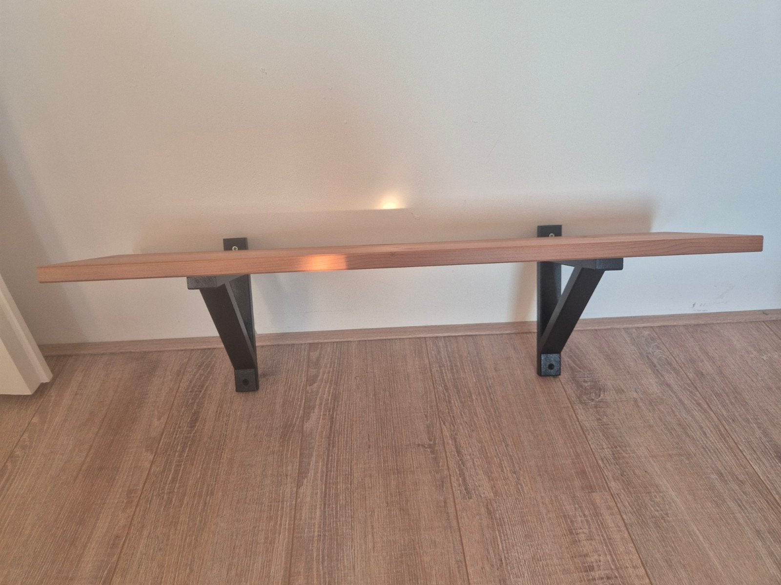 IKEA EKBY VALTER plank met beugels, Huis en Inrichting, Woonaccessoires | Wandplanken en Boekenplanken, Ophalen, Gebruikt