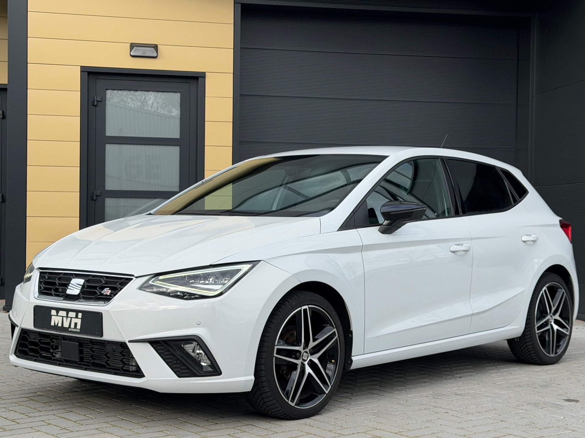 Seat IBIZA 1.0 TSI FR Business Intense Plus - Alcantara - Vi, Auto's, Voorwielaandrijving, Dealer onderhouden, Gebruikt, Euro 6