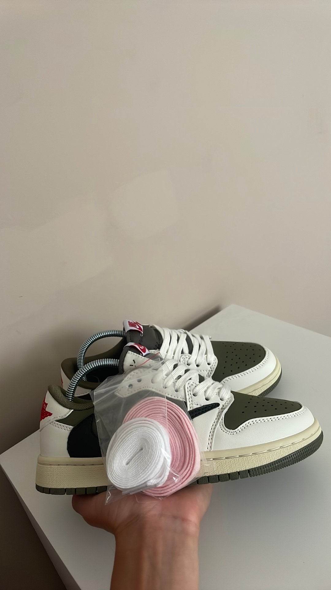 Travis scott schoen, Ophalen of Verzenden, Nieuw, Veterschoenen