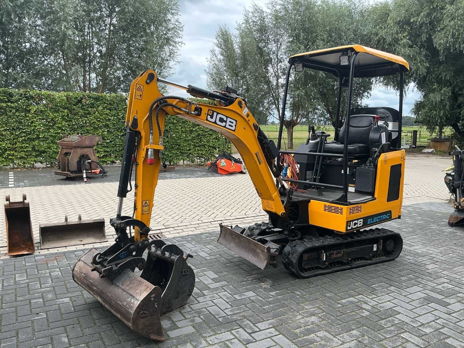 2019 JCB 19C-1 E Minigraafmachine, Graafmachine
