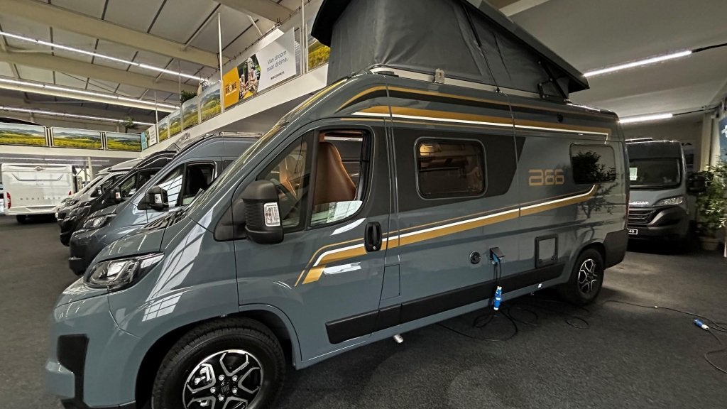Bürstner B66 C600 Daktent, Automaat, 5 slaapplaatse, Caravans en Kamperen, Automaat, Buscamper of Camperbus, Ringverwarming, Fiat