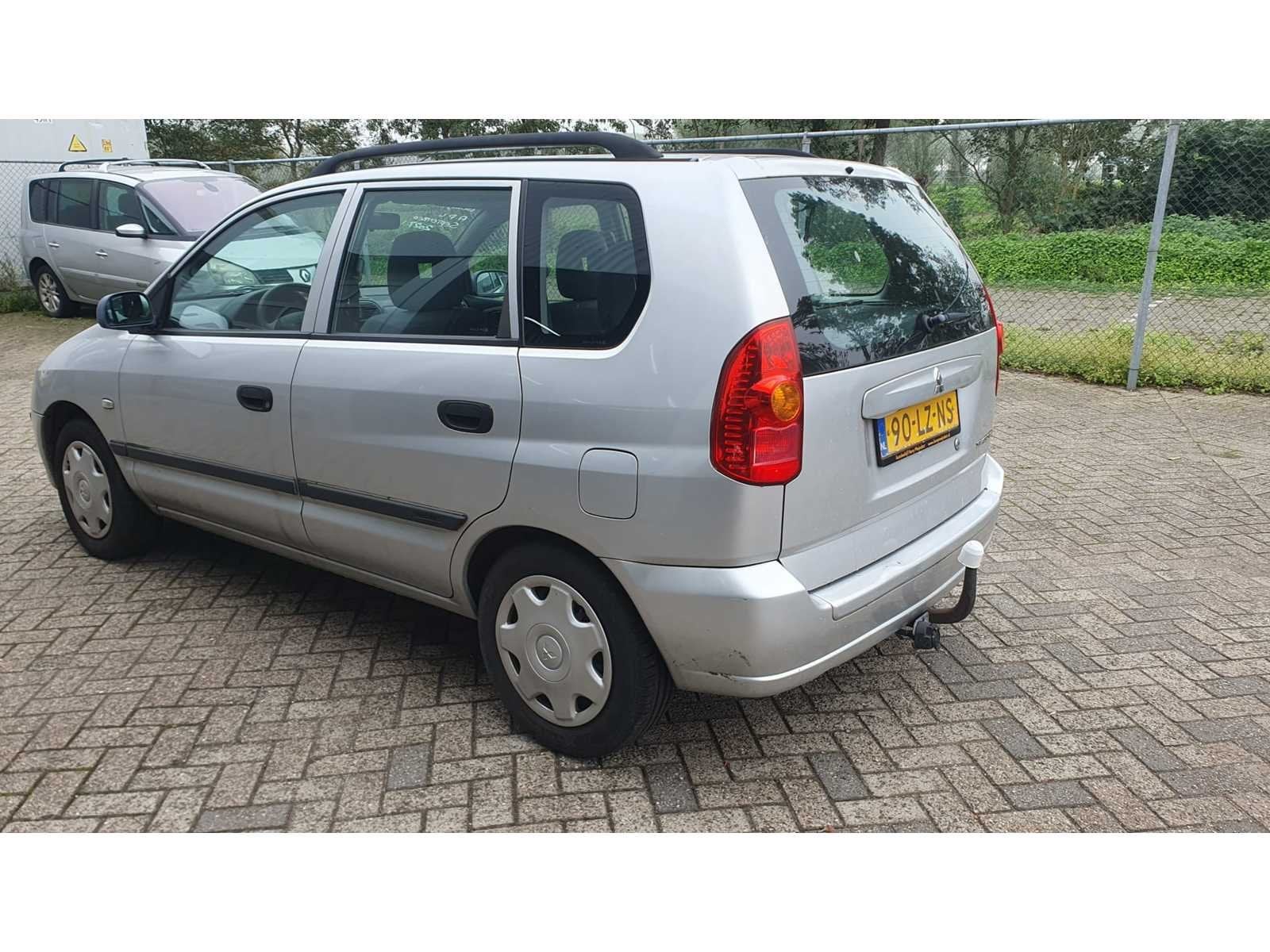 Mitsubishi Space Star 1.6 Family, 90-LZ-NS, Auto's, Gebruikt, 4 cilinders, Handgeschakeld, Zilver of Grijs