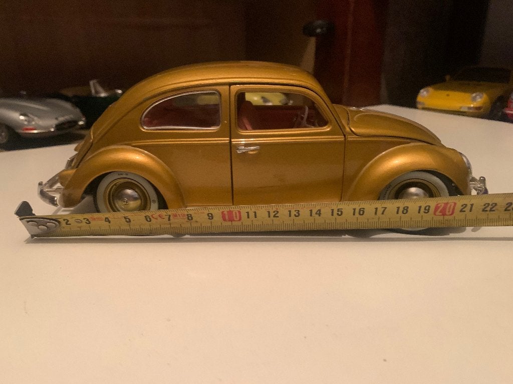 model auto vw beetle  1955 lemiet 100000 th  met schade, Ophalen, Zo goed als nieuw, Auto, Bburago