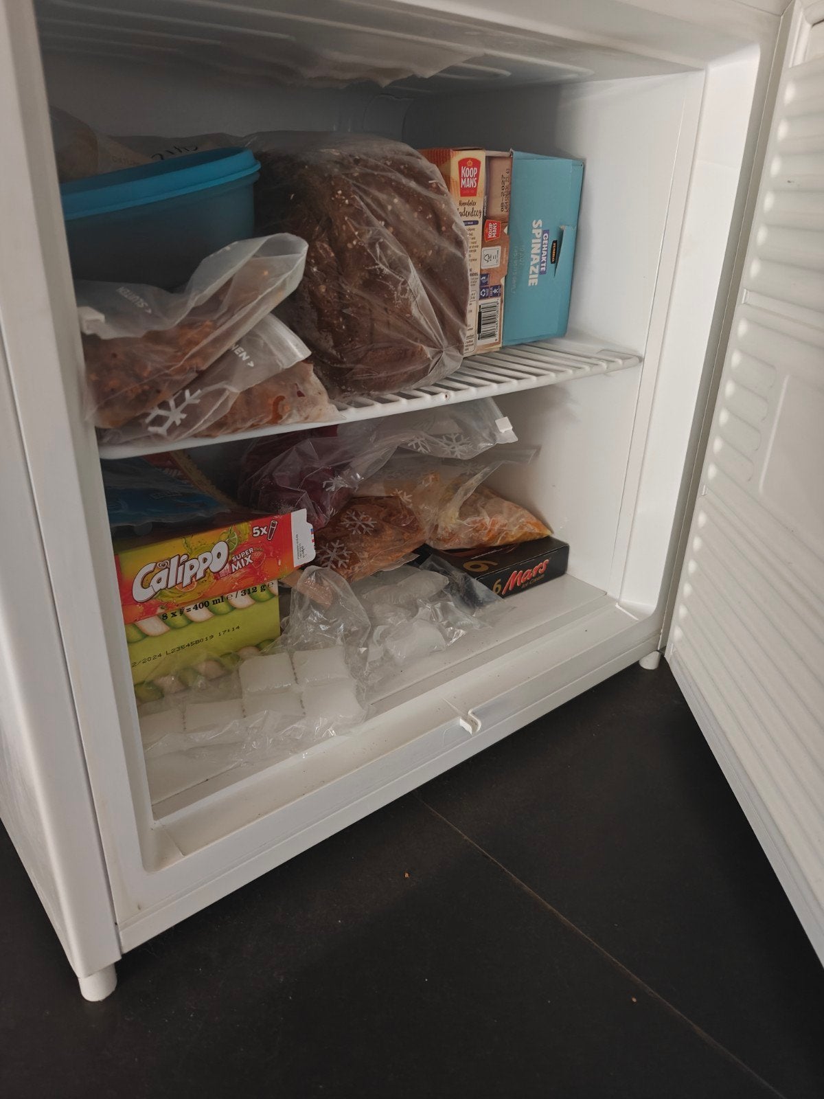 Zanussi tafelmodel vriezer - Compact en efficiënt, Ophalen, 45 tot 60 cm, Minder dan 85 cm